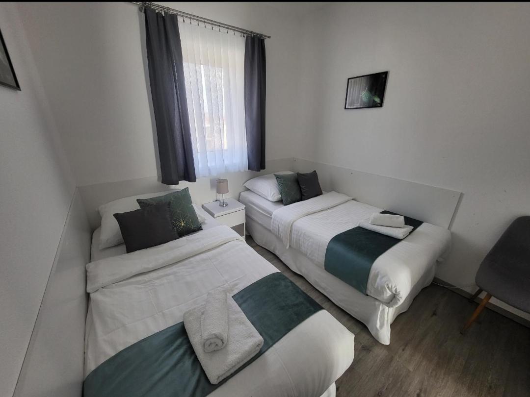 Apartman Gabriela Roudne Eksteriør bilde